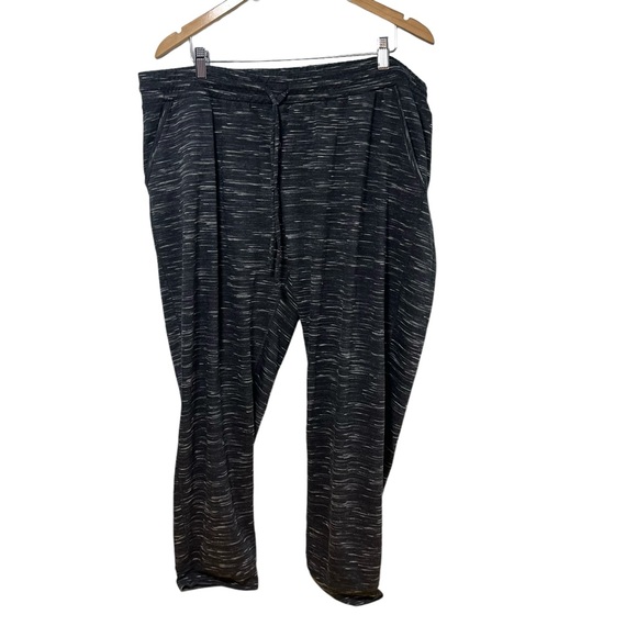 GAP- Women’s Black and White‎ Marled GapFit Tapered Pants Pull On, Size XXL - Picture 1 of 9
